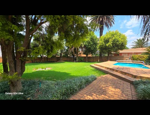 6 BEDROOM HOUSE FOR SALE IN SUNWARD PARK